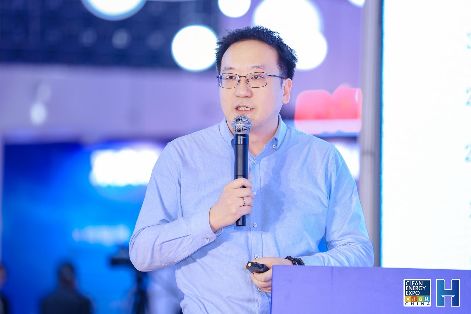 姜龙旭，中科轩达新能源科技有限公司营销总监