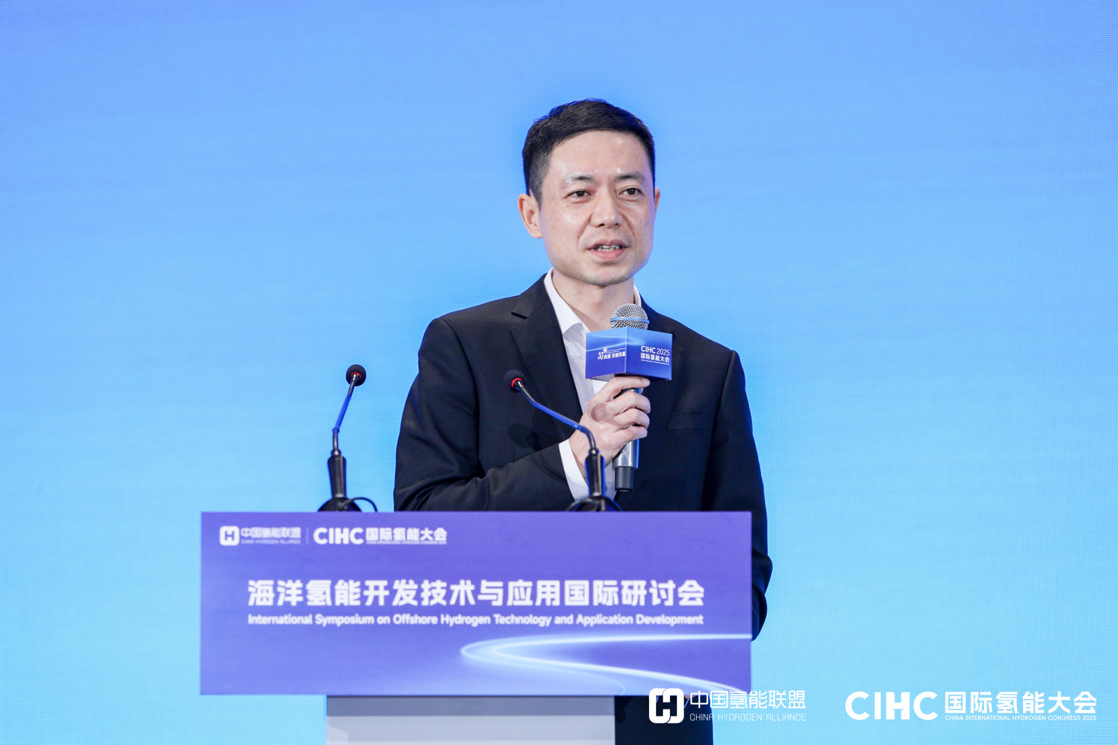 刘玮  国家能源集团氢能事业部主任，国华能源投资公司党委副书记、总经理，中国氢能联盟秘书长