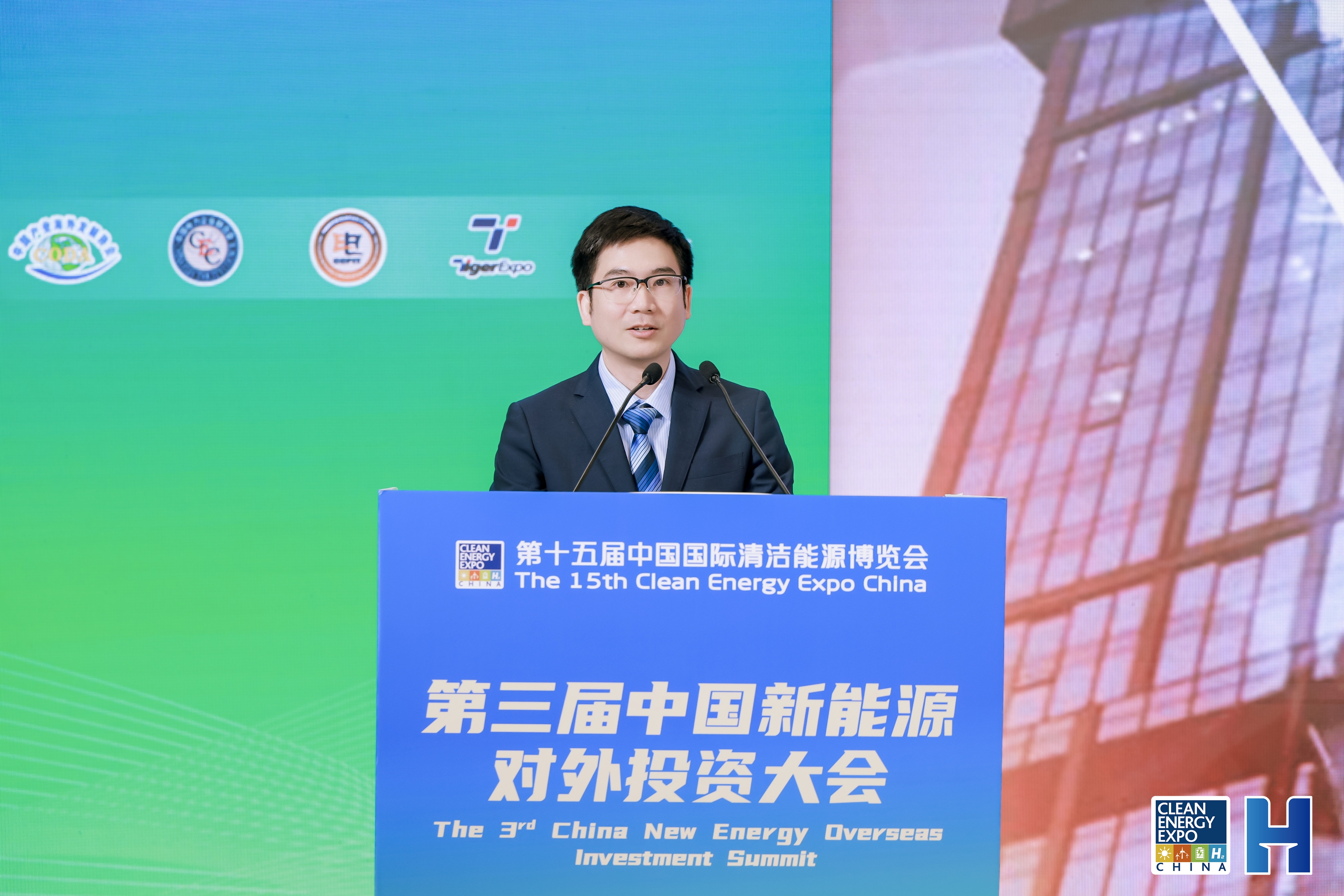 陈安  泰王国驻华大使馆投资处公使衔参赞兼泰国投资促进委员会北京办事处主任