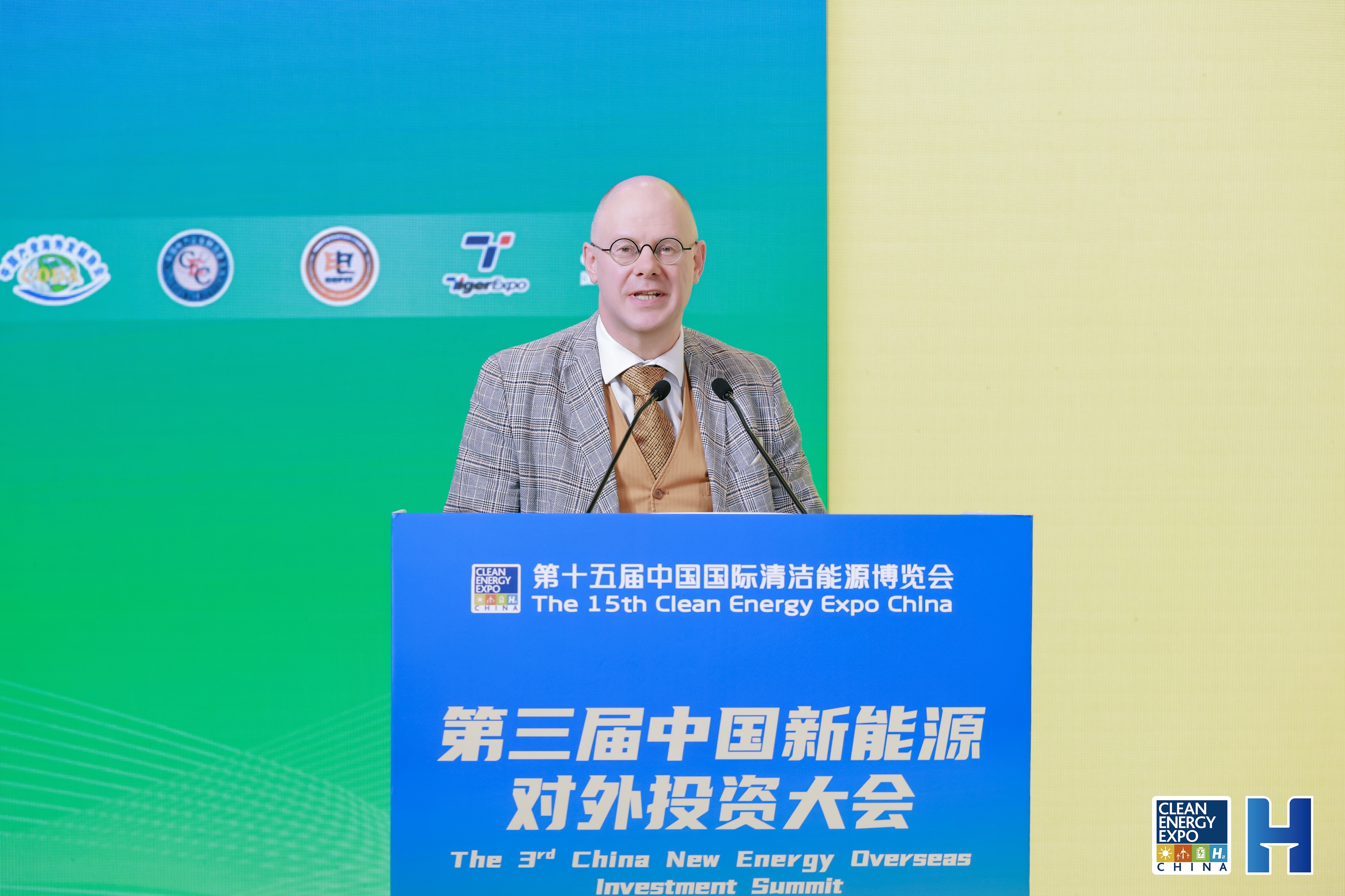 孔之昂    比利时法兰德斯投资贸易局商务参赞